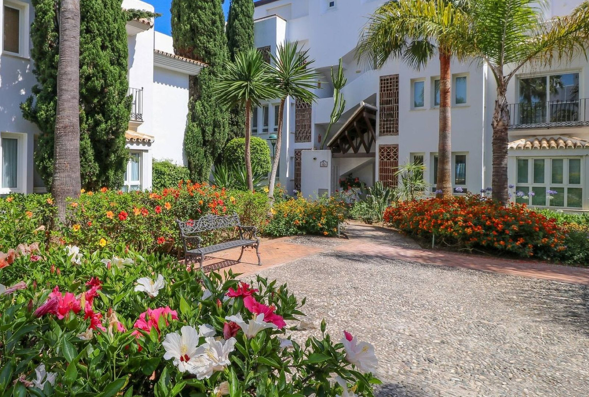 Te koop Gelijkvloers appartement Costa Del Sol Los Monteros € 1.395.000,-