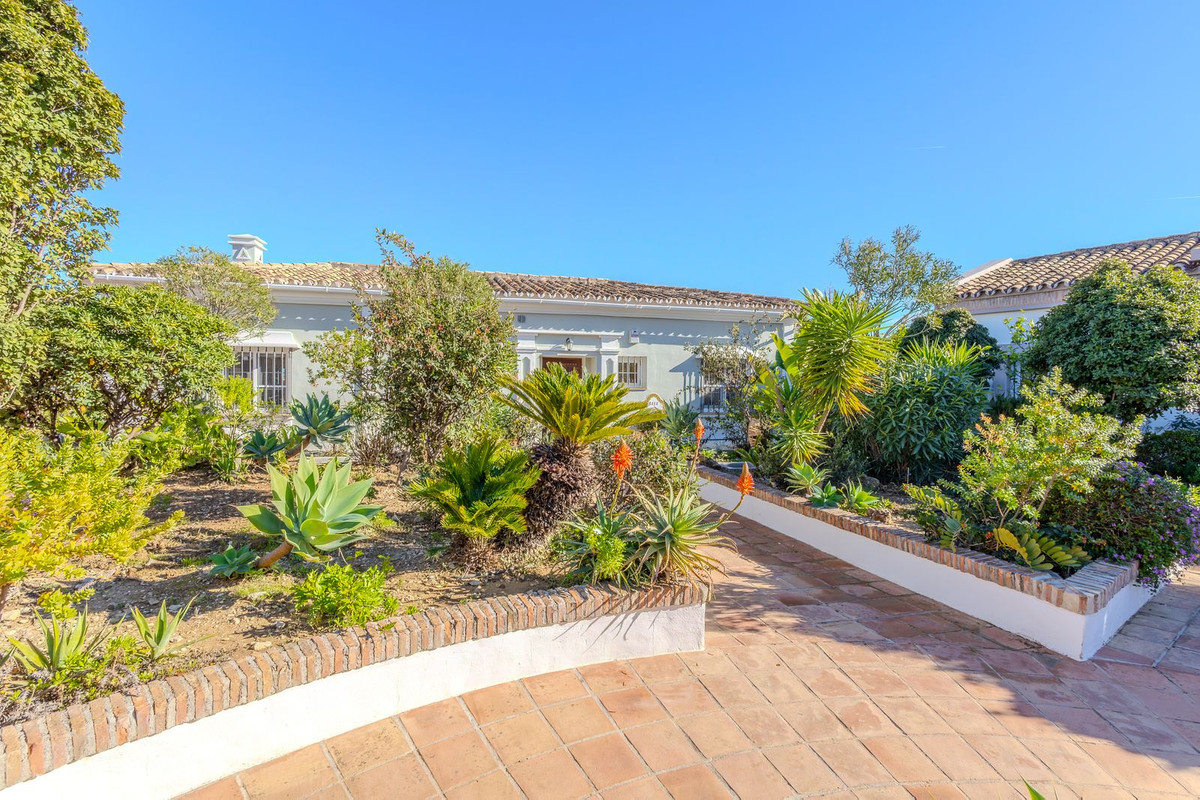 Te koop Half vrijstaand huis Costa Del Sol Nueva Andalucía € 2.395.000,-