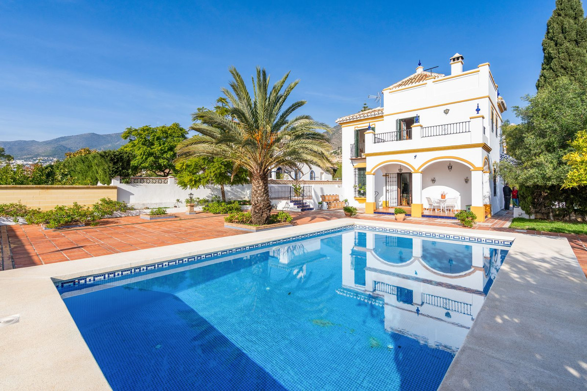 Te koop Vrijstaande Villa Costa Del Sol Arroyo De La Miel € 1.100.000,-
