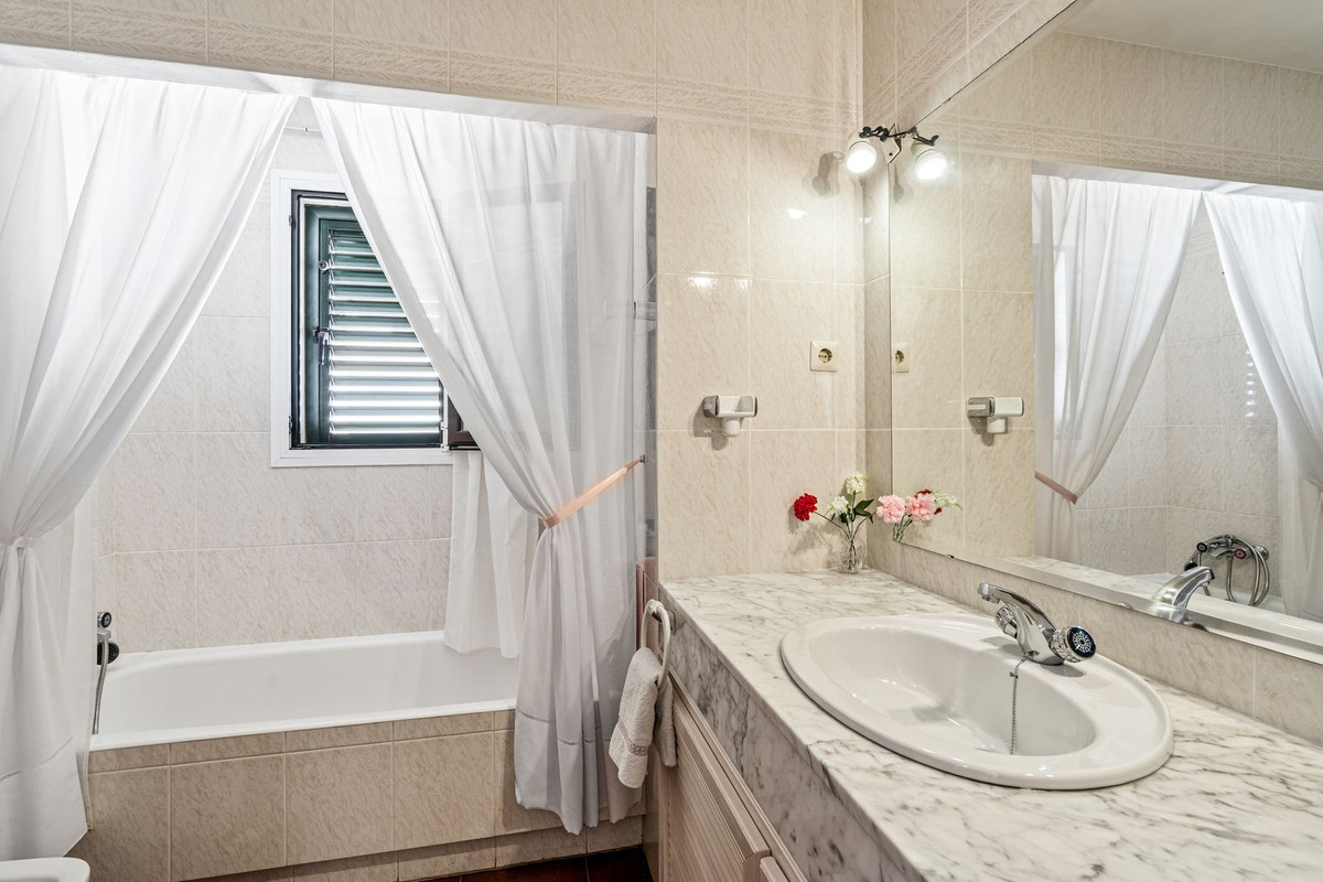 Te koop Vrijstaande Villa Costa Del Sol Arroyo De La Miel € 1.100.000,-