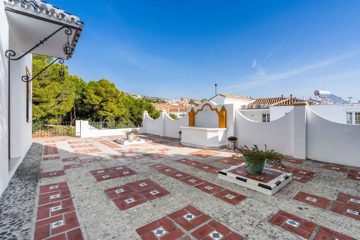 Te koop Vrijstaande Villa Costa Del Sol Arroyo De La Miel € 1.100.000,-