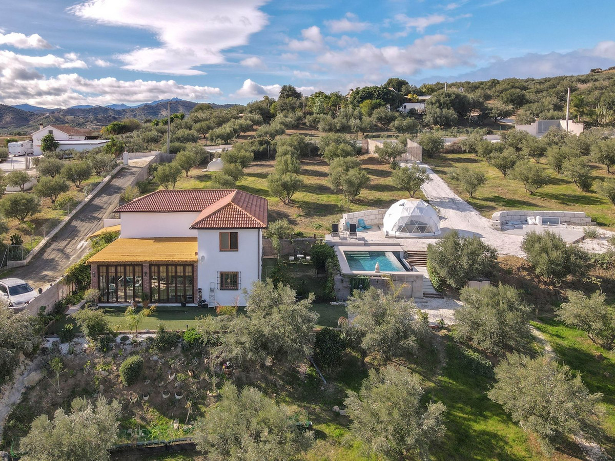 Te koop Vrijstaande Villa Costa Del Sol Coín € 400.000,-