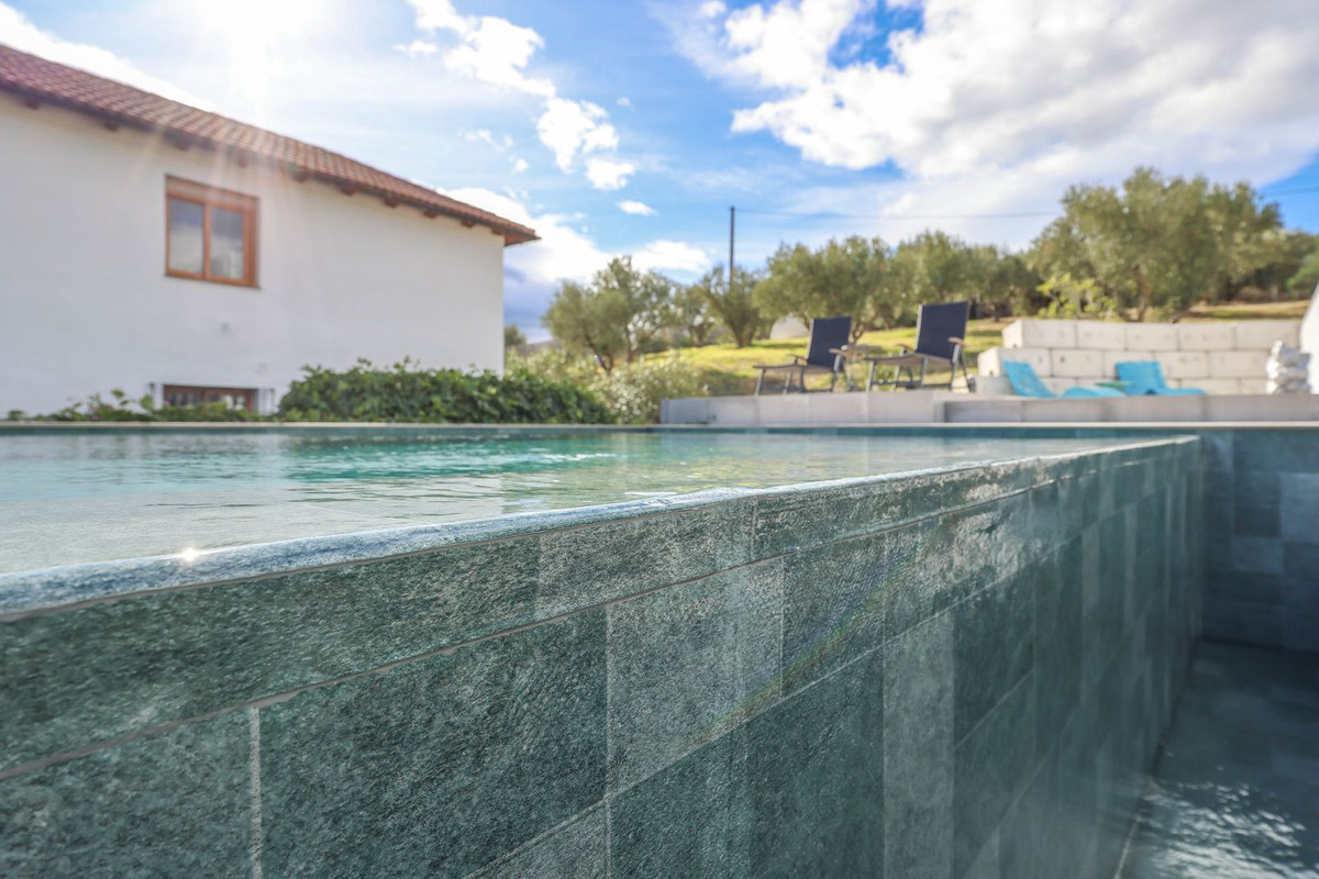 Te koop Vrijstaande Villa Costa Del Sol Coín € 400.000,-