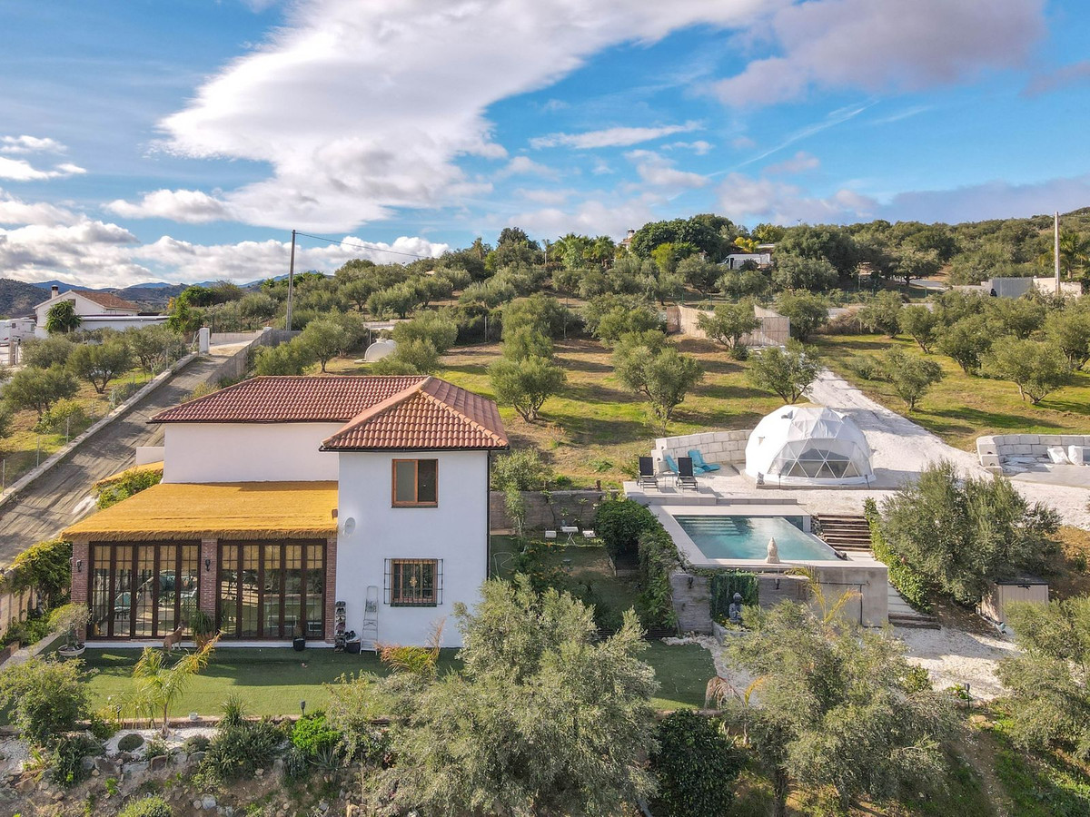 Te koop Vrijstaande Villa Costa Del Sol Coín € 400.000,-