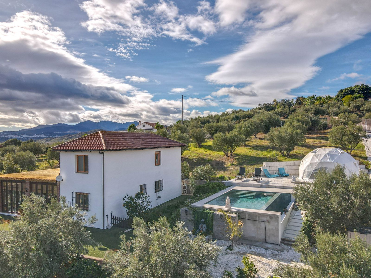 Te koop Vrijstaande Villa Costa Del Sol Coín € 400.000,-