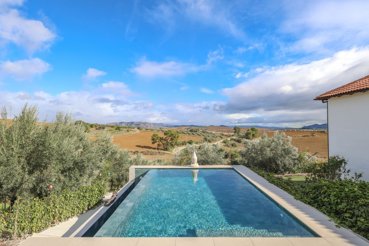 Te koop Vrijstaande Villa Costa Del Sol Coín € 400.000,-