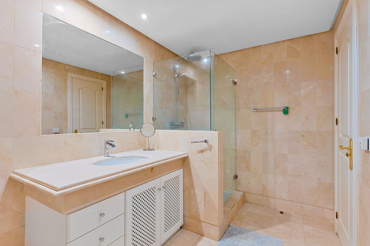 Te koop Gelijkvloers appartement Costa Del Sol Sierra Blanca € 850.000,-