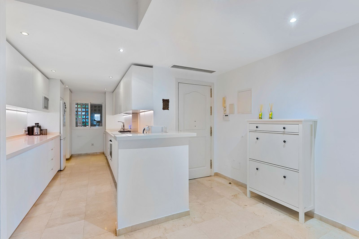 Te koop Gelijkvloers appartement Costa Del Sol Sierra Blanca € 850.000,-