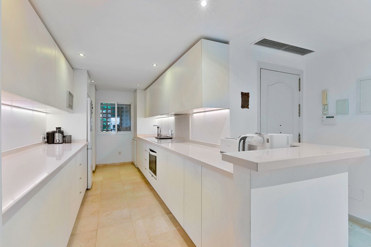 Te koop Gelijkvloers appartement Costa Del Sol Sierra Blanca € 850.000,-