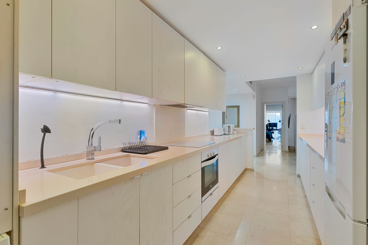 Te koop Gelijkvloers appartement Costa Del Sol Sierra Blanca € 850.000,-