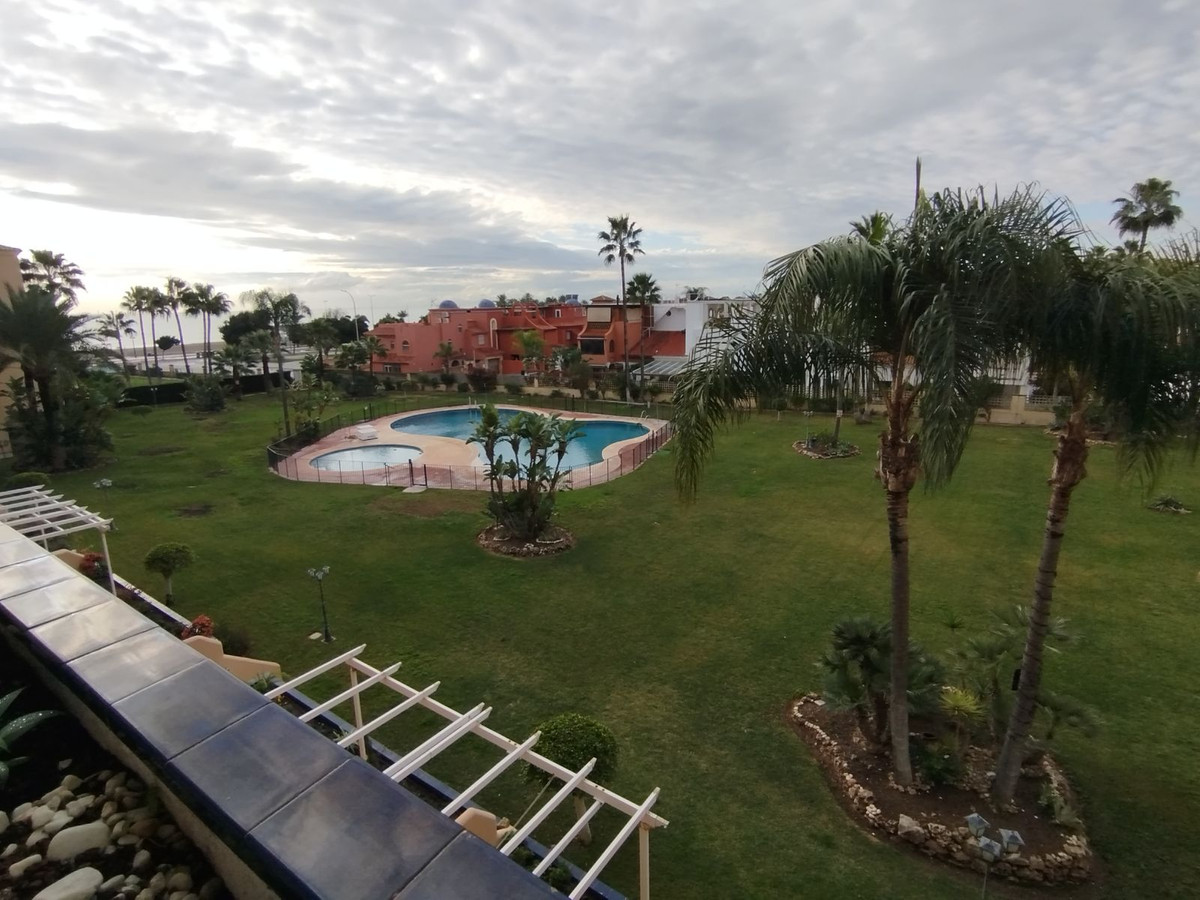 Te koop Middle Floor Apartment Costa Del Sol Los Alamos € 719.000,-