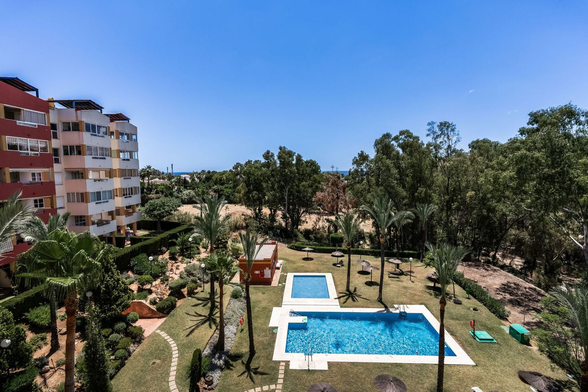 Te koop Middle Floor Apartment Costa Del Sol Atalaya € 369.000,-