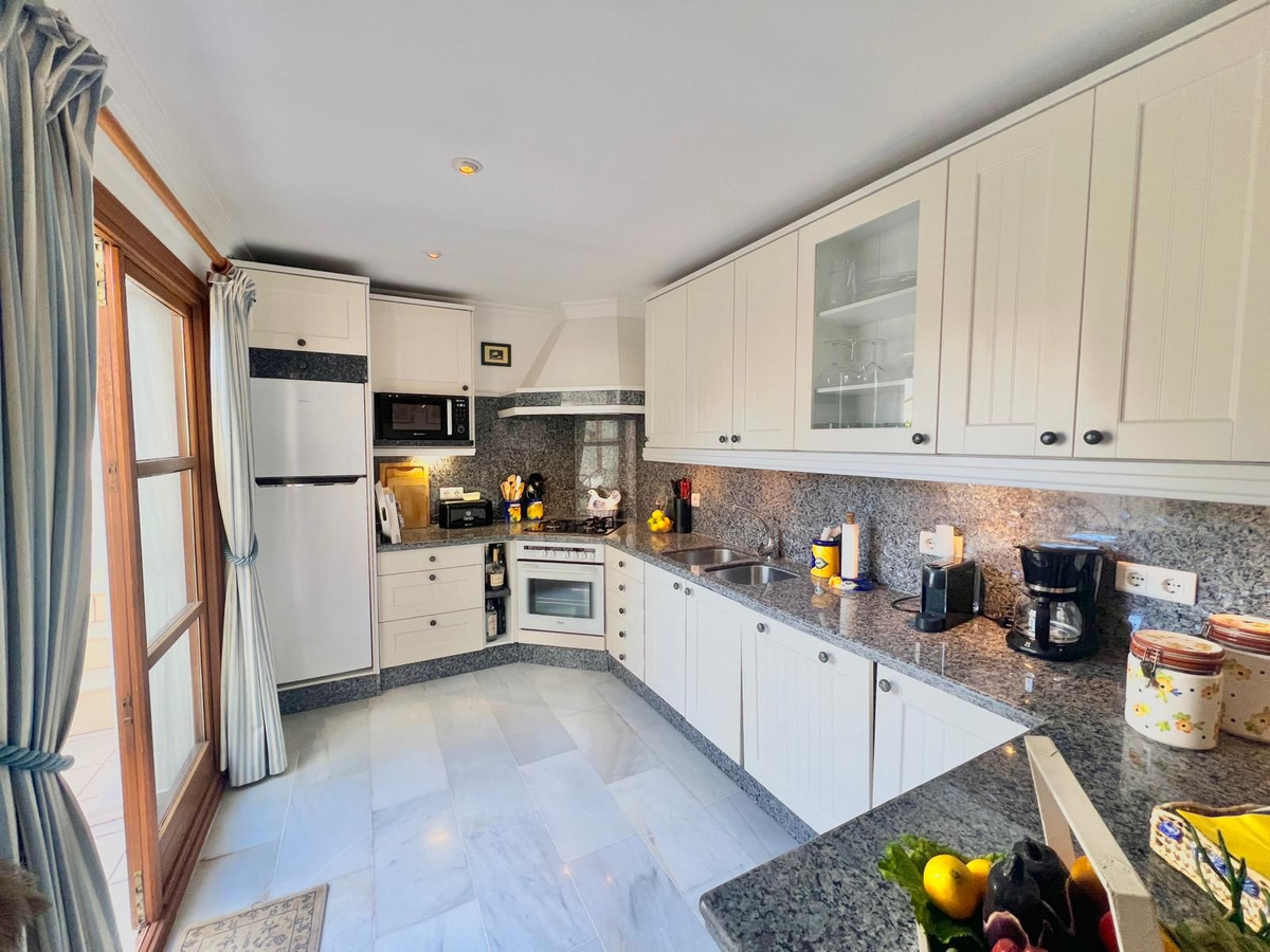 Te koop Half vrijstaand huis Costa Del Sol Estepona € 595.000,-