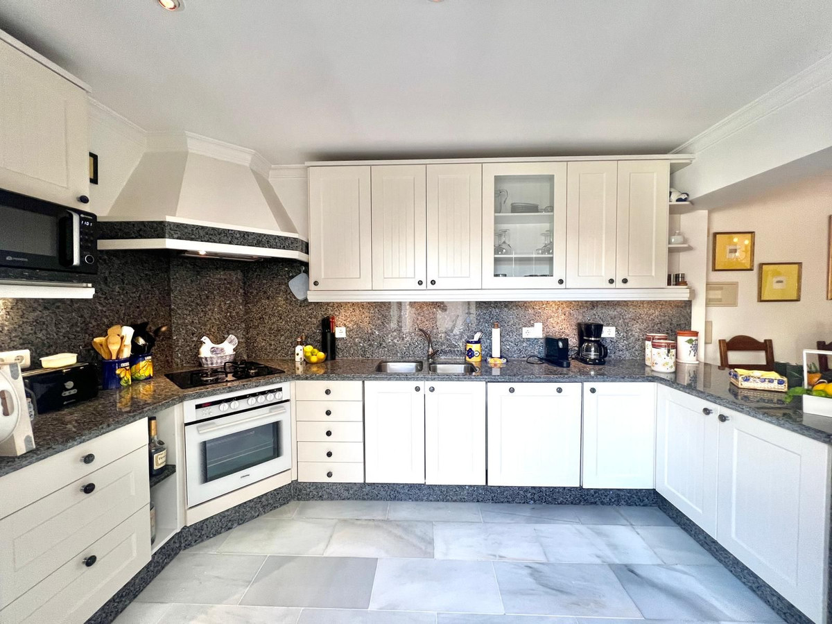 Te koop Half vrijstaand huis Costa Del Sol Estepona € 595.000,-