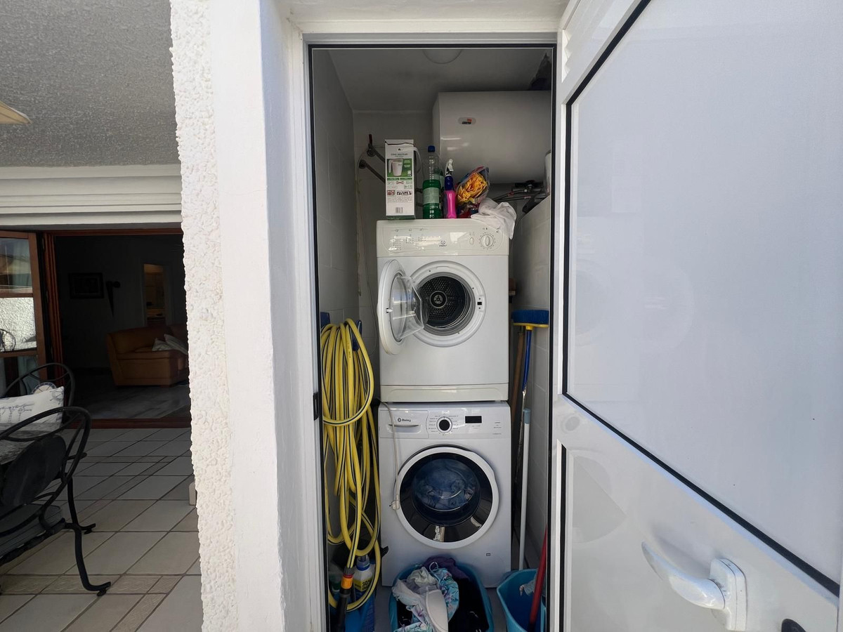 Te koop Half vrijstaand huis Costa Del Sol Estepona € 595.000,-