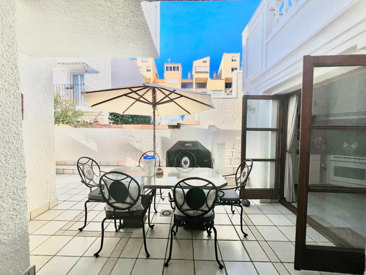 Te koop Half vrijstaand huis Costa Del Sol Estepona € 595.000,-