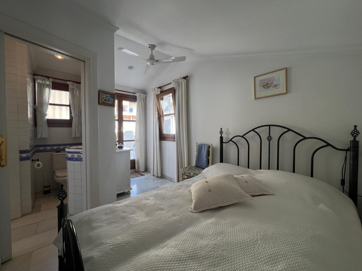 Te koop Half vrijstaand huis Costa Del Sol Estepona € 595.000,-