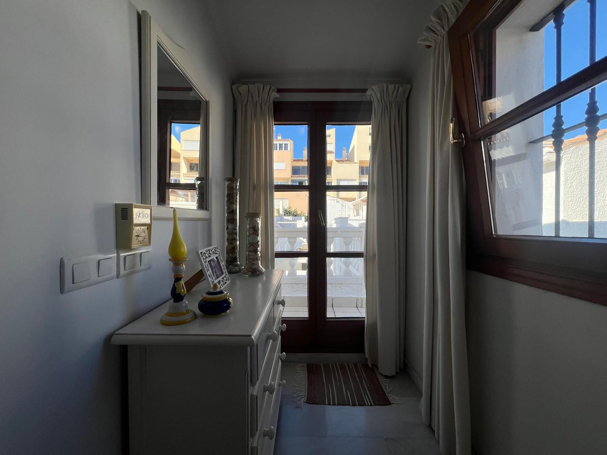 Te koop Half vrijstaand huis Costa Del Sol Estepona € 595.000,-