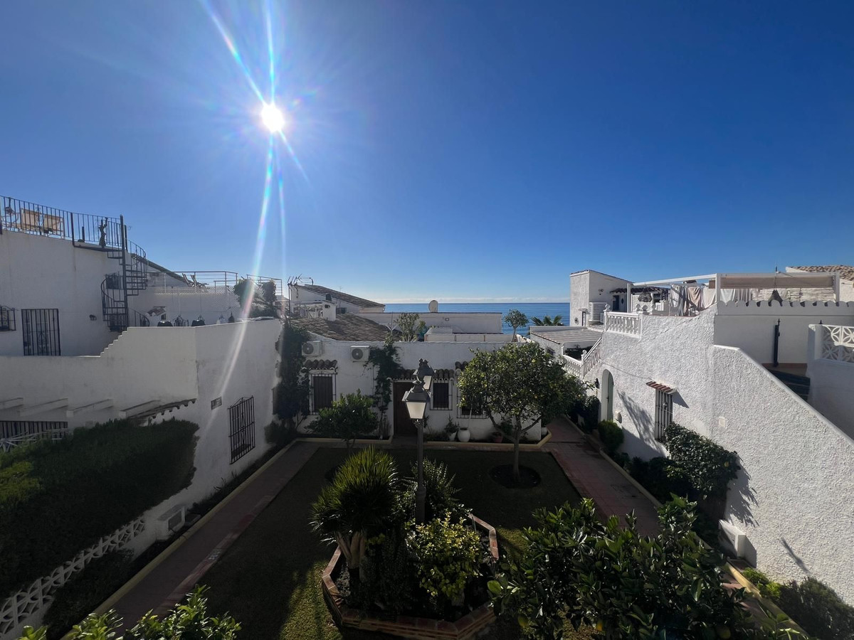 Te koop Half vrijstaand huis Costa Del Sol Estepona € 595.000,-