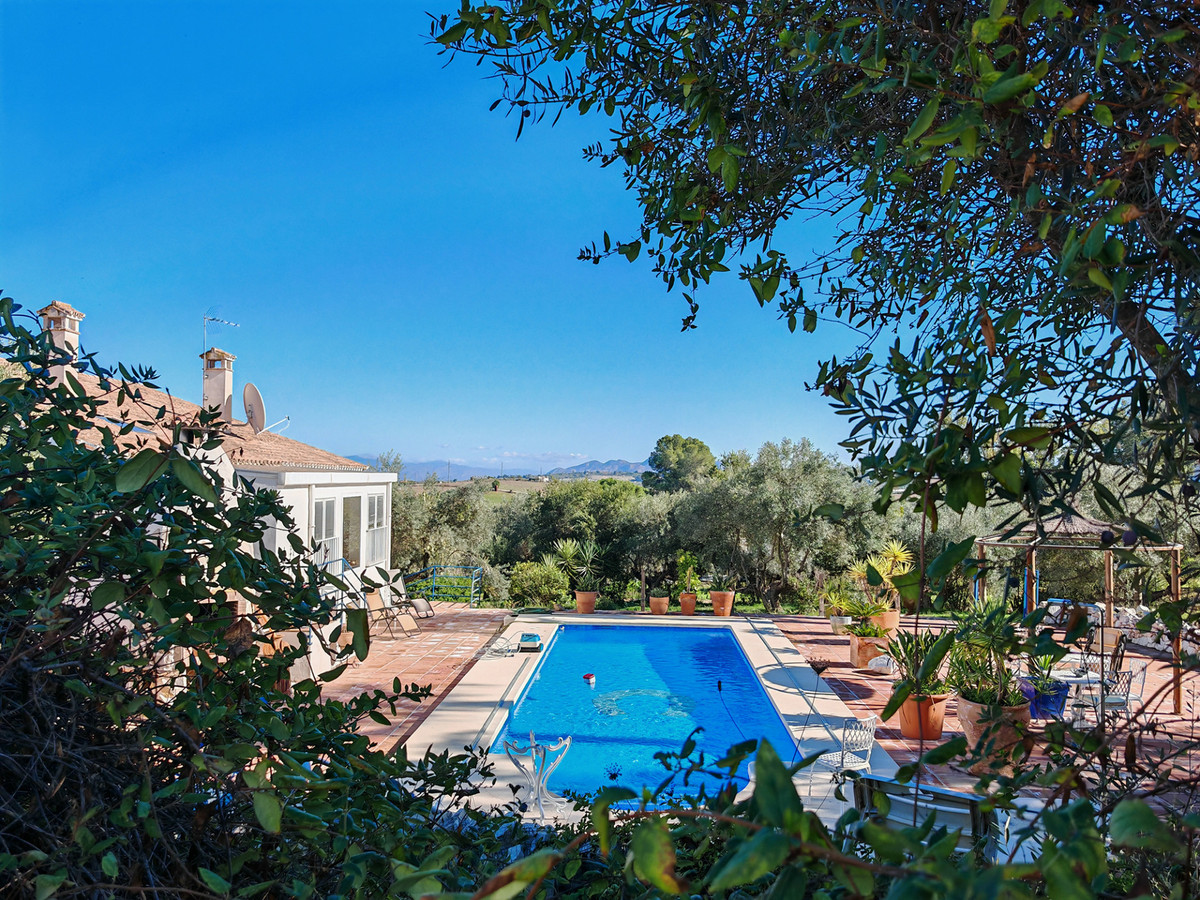 Te koop Finca - Cortijo Costa Del Sol Coín € 2.800.000,-