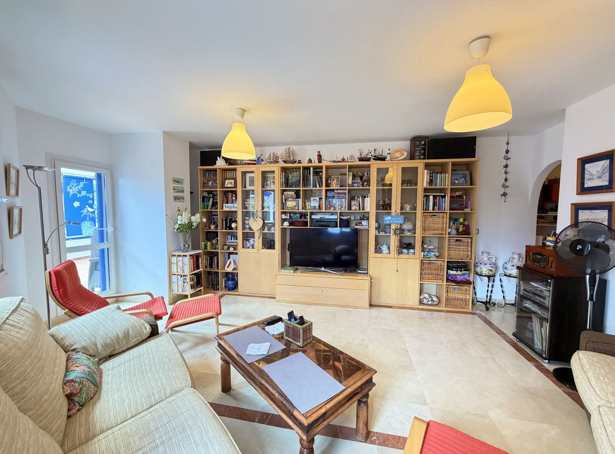 Te koop Gelijkvloers appartement Costa Del Sol San Luis De Sabinillas € 780.000,-