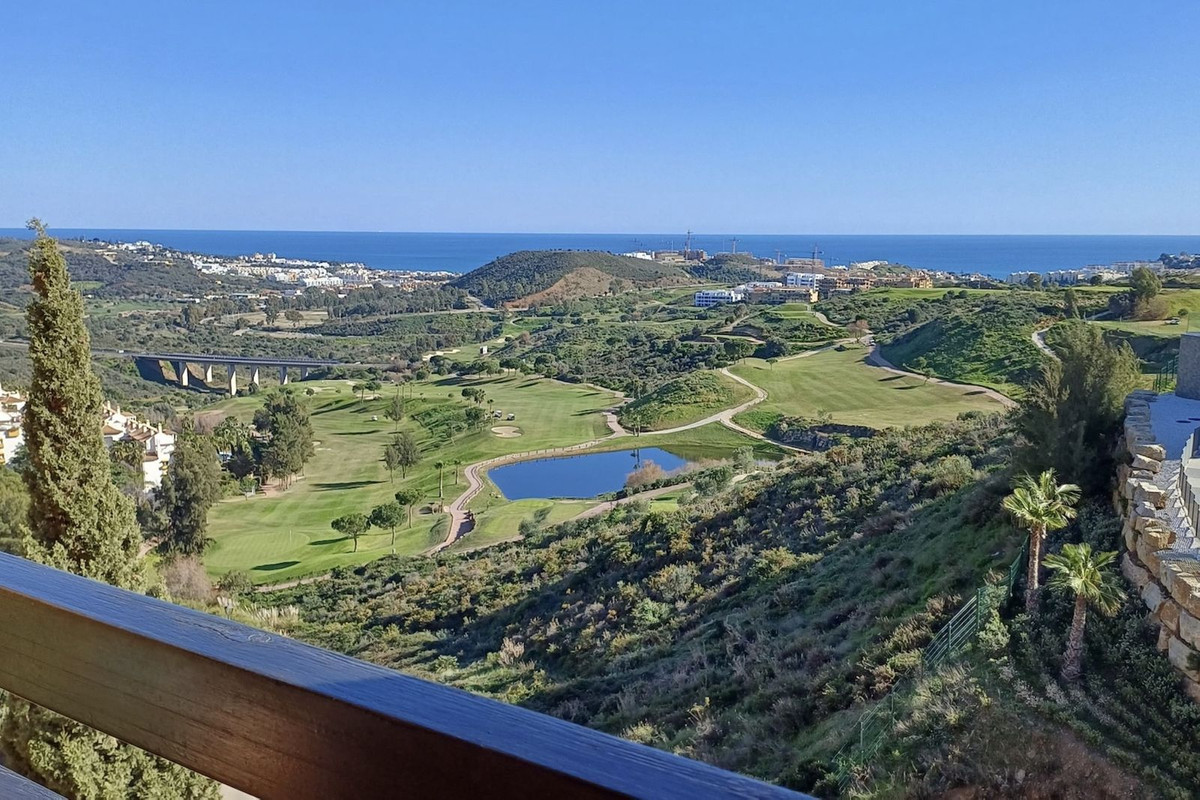 Te koop Middle Floor Apartment Costa Del Sol Calanova Golf € 299.000,-
