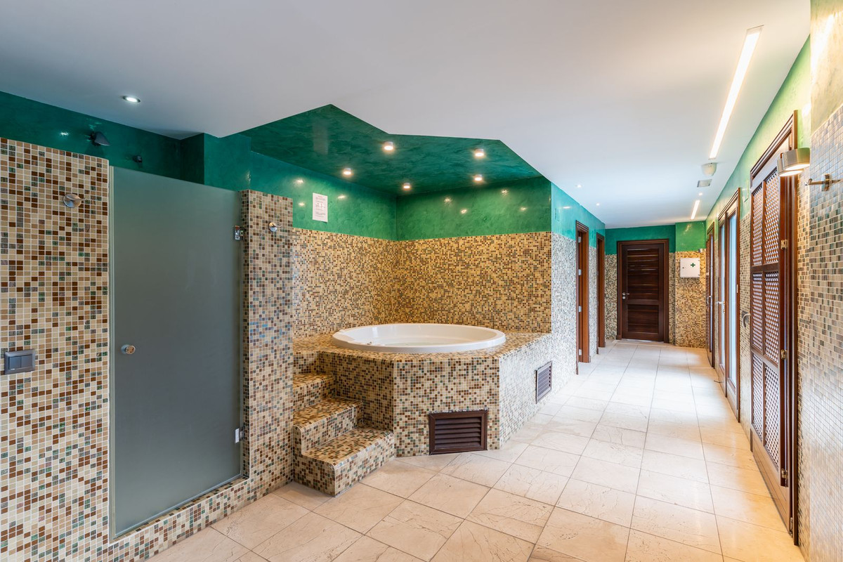 Te koop Gelijkvloers appartement Costa Del Sol Estepona € 1.400.000,-