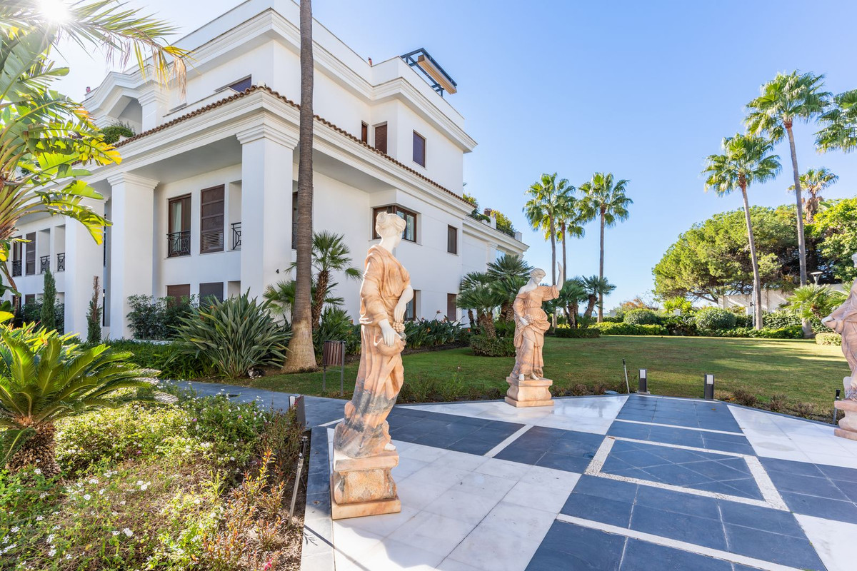 Te koop Gelijkvloers appartement Costa Del Sol Estepona € 1.400.000,-