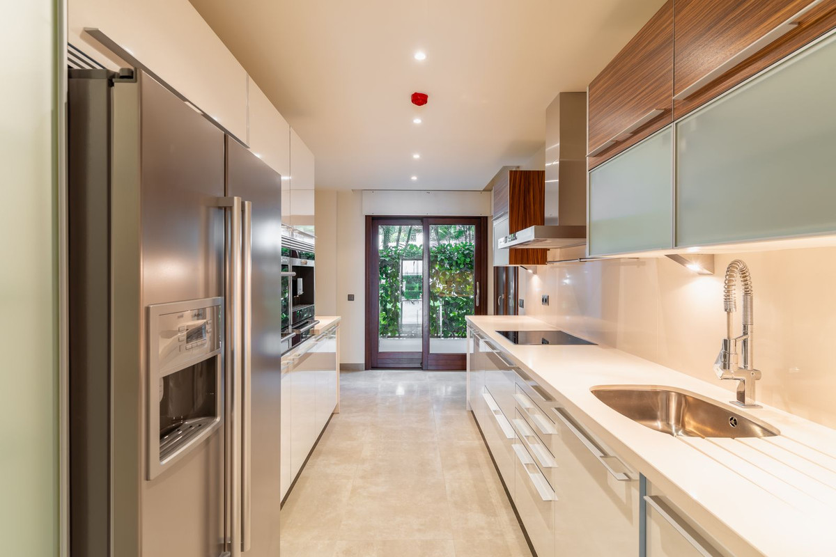 Te koop Gelijkvloers appartement Costa Del Sol Estepona € 1.400.000,-