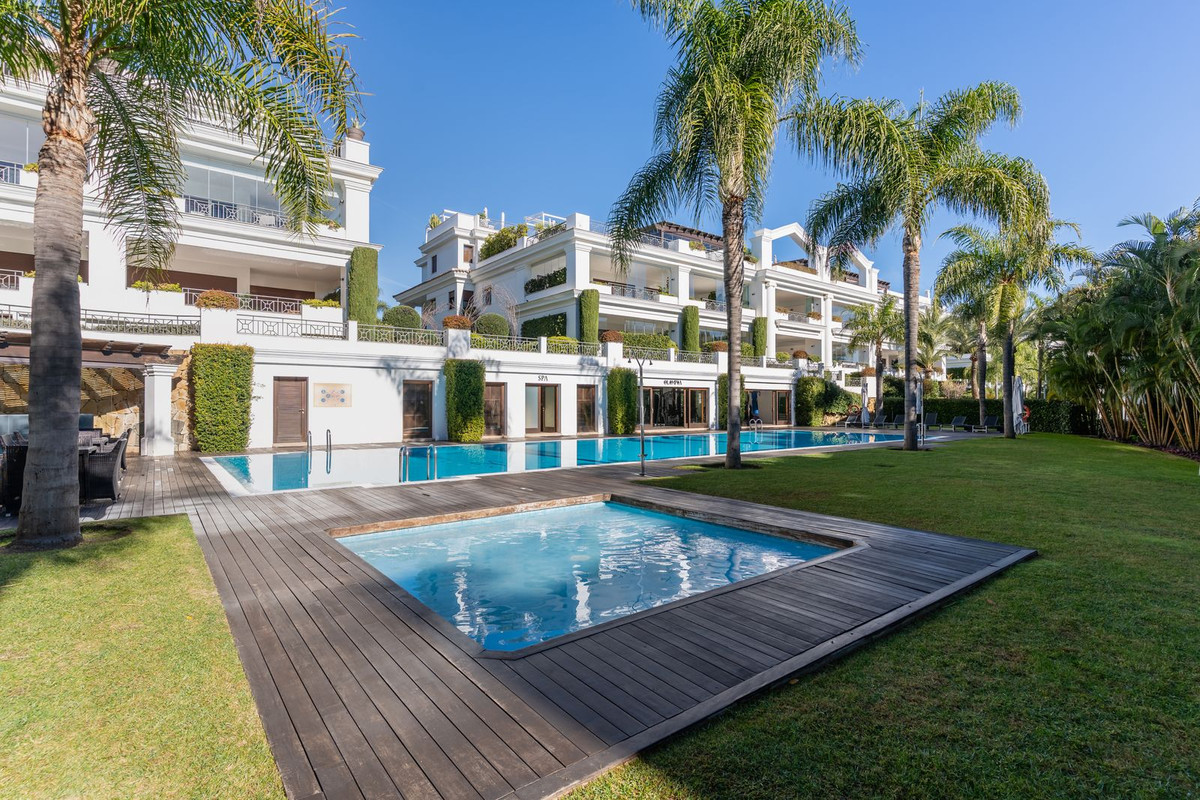 Te koop Gelijkvloers appartement Costa Del Sol Estepona € 1.400.000,-