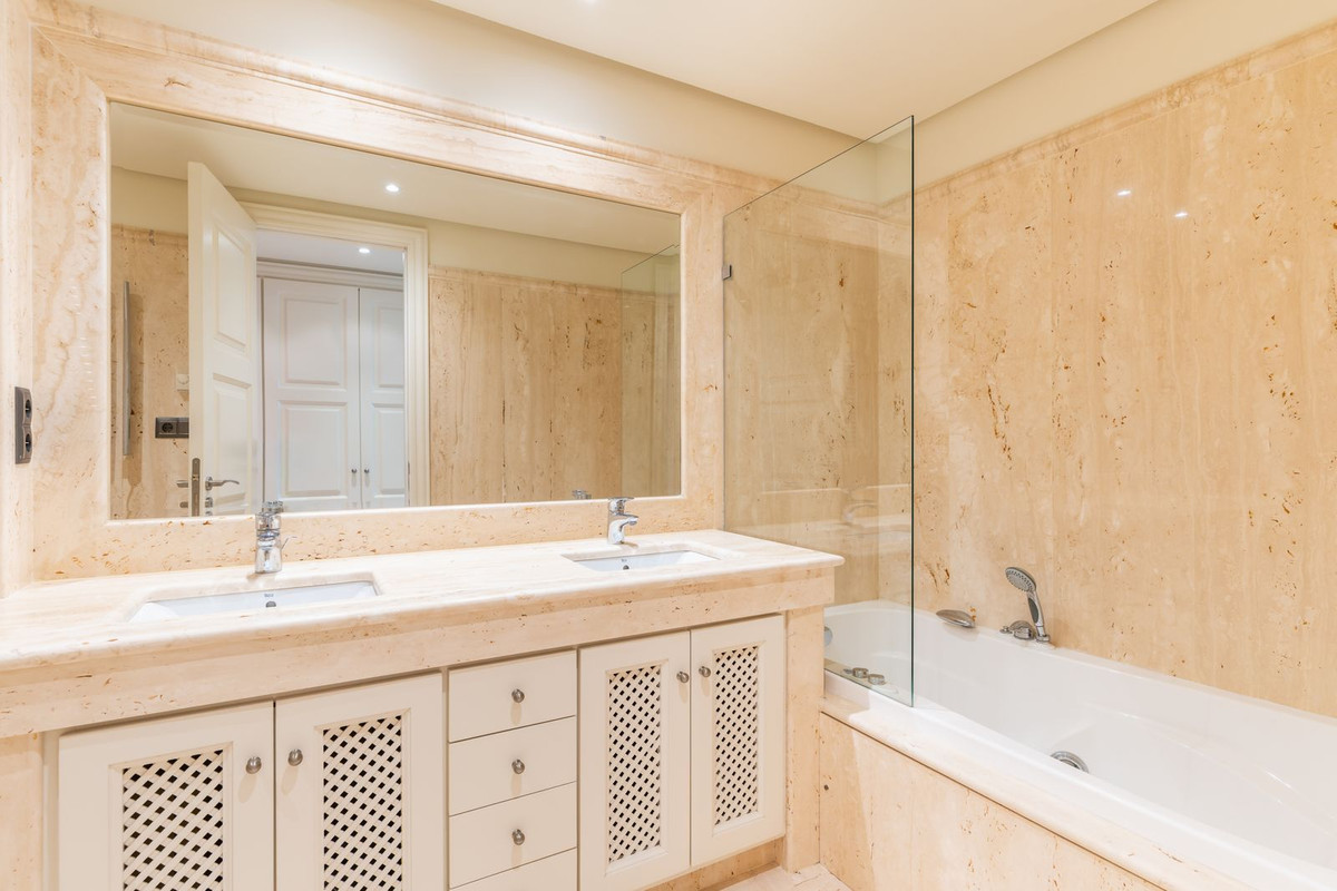 Te koop Gelijkvloers appartement Costa Del Sol Estepona € 1.400.000,-