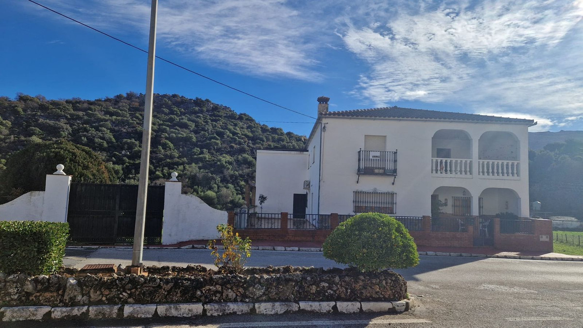 Te koop Vrijstaande Villa Costa Del Sol Ronda € 270.000,-