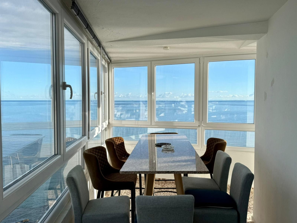 Te koop Middle Floor Apartment Costa Del Sol Torreguadiaro € 410.000,-