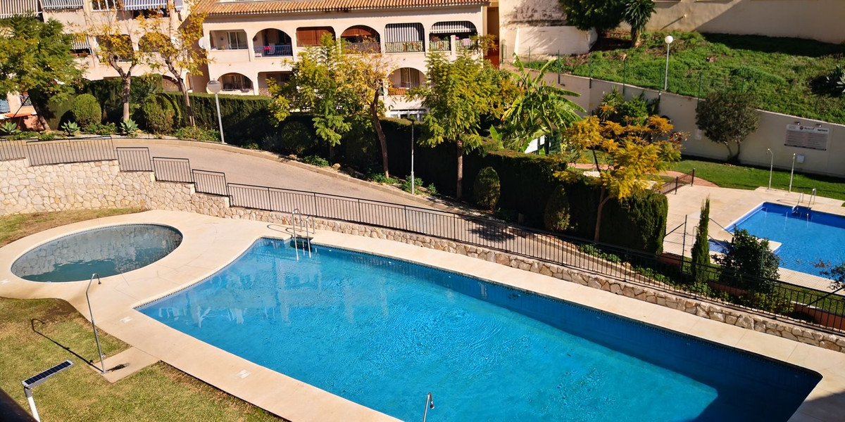 Te koop Middle Floor Apartment Costa Del Sol Benalmadena Costa € 305.000,-