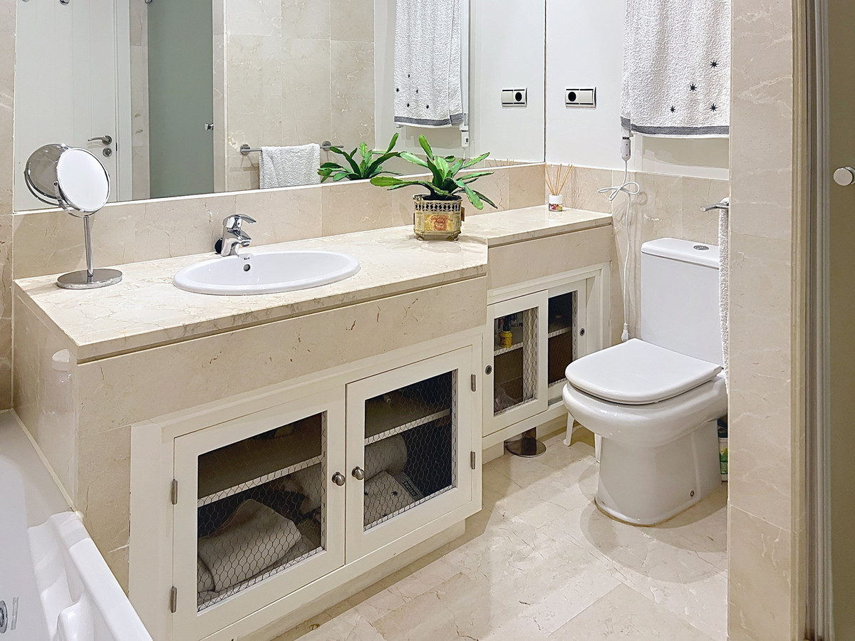 Te koop Middle Floor Apartment Costa Del Sol Manilva € 439.000,-