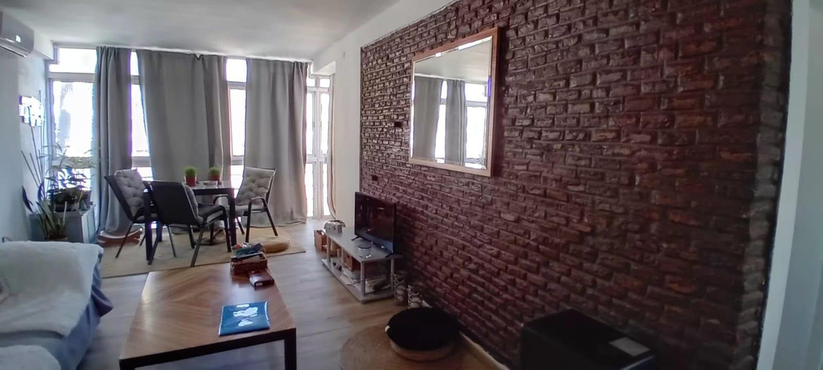 Te koop Middle Floor Apartment Costa Del Sol Benalmadena Costa € 191.000,-