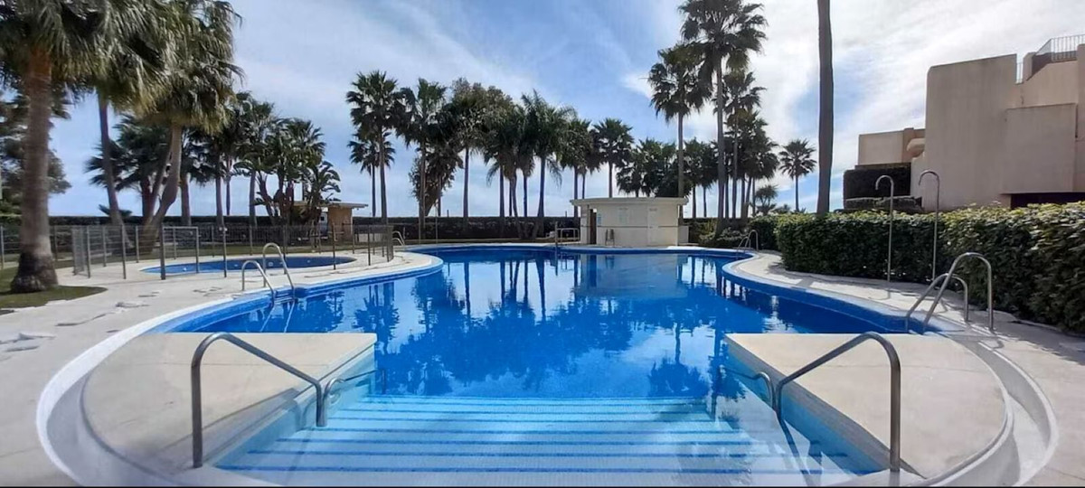 Te koop Middle Floor Apartment Costa Del Sol New Golden Mile € 570.000,-