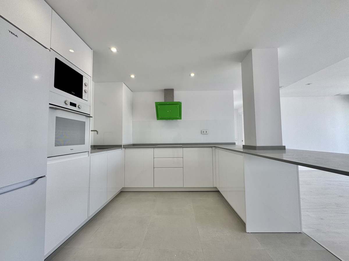 Te koop Middle Floor Apartment Costa Del Sol Rincón De La Victoria € 388.000,-