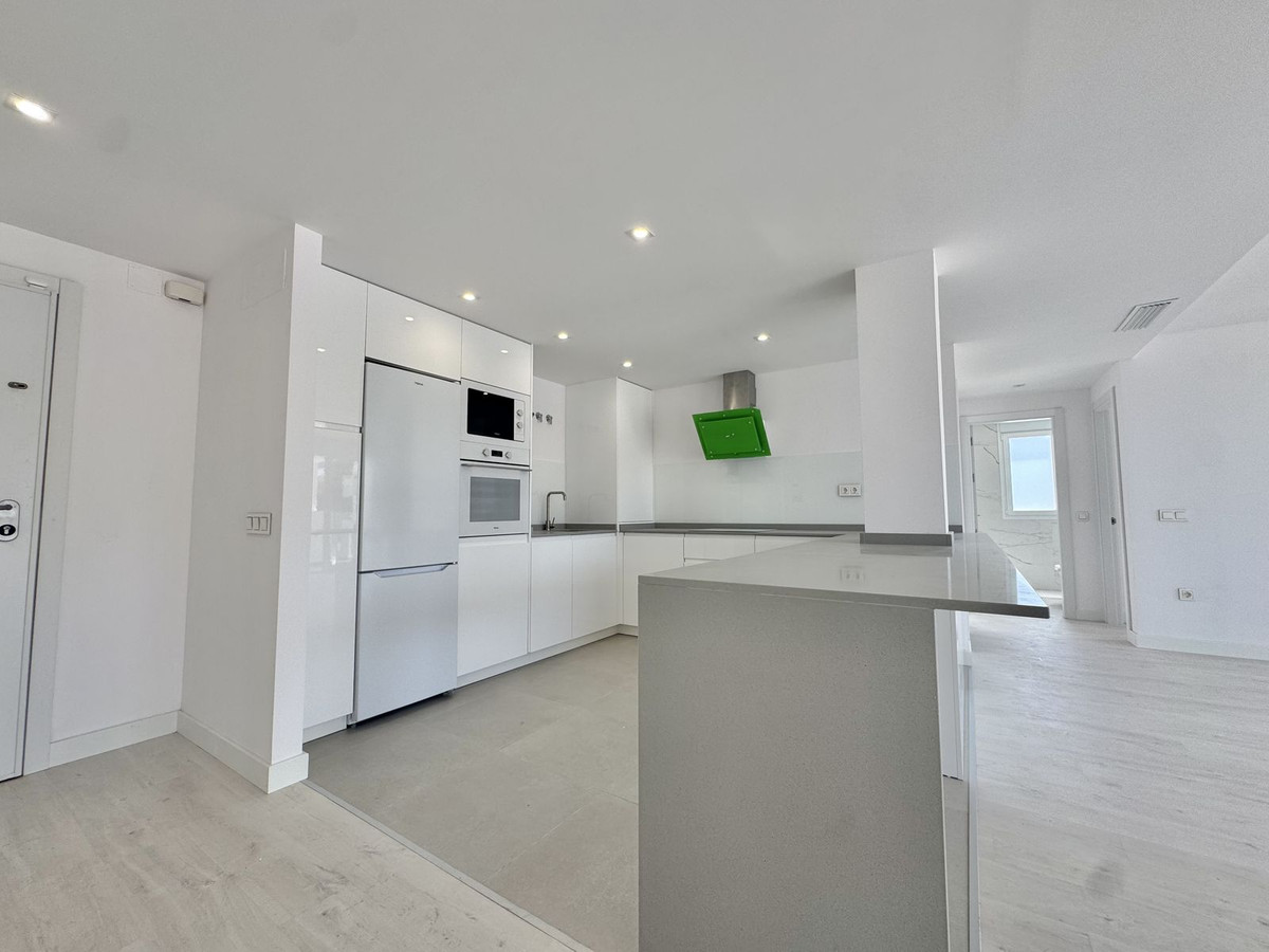 Te koop Middle Floor Apartment Costa Del Sol Rincón De La Victoria € 388.000,-