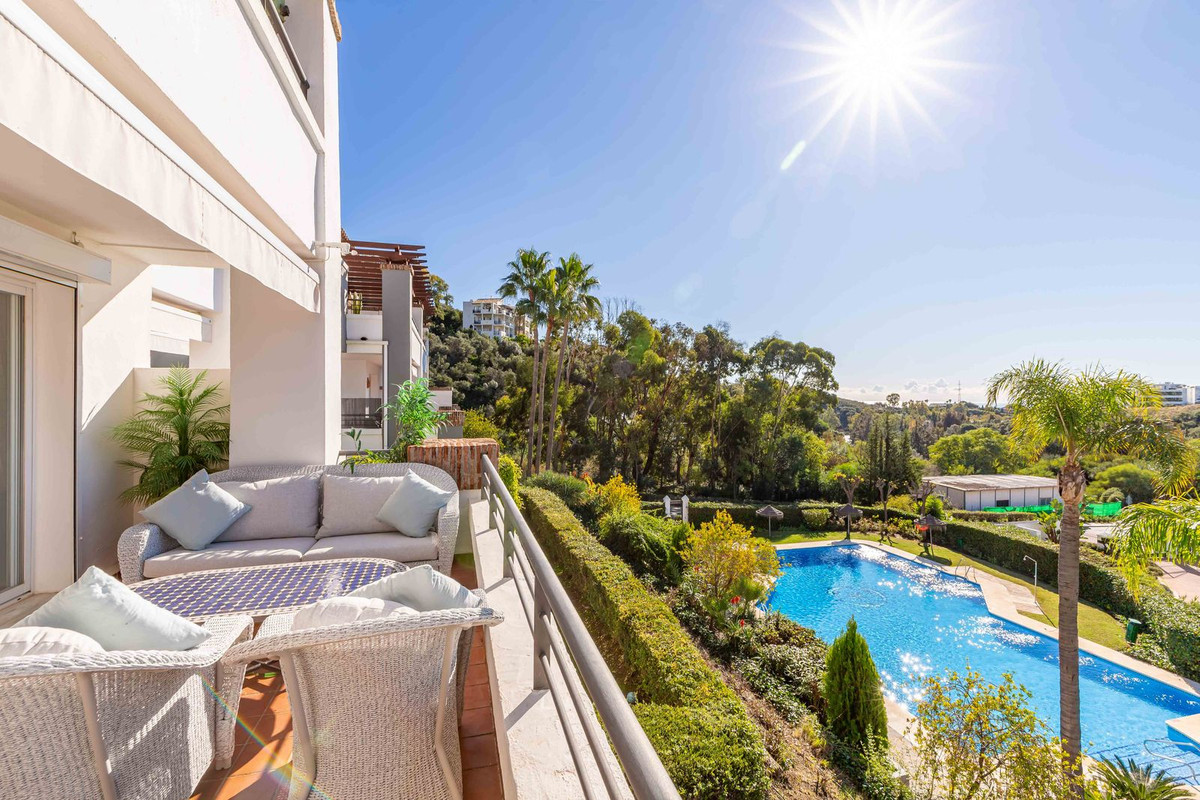 Te koop Middle Floor Apartment Costa Del Sol Los Arqueros € 480.000,-