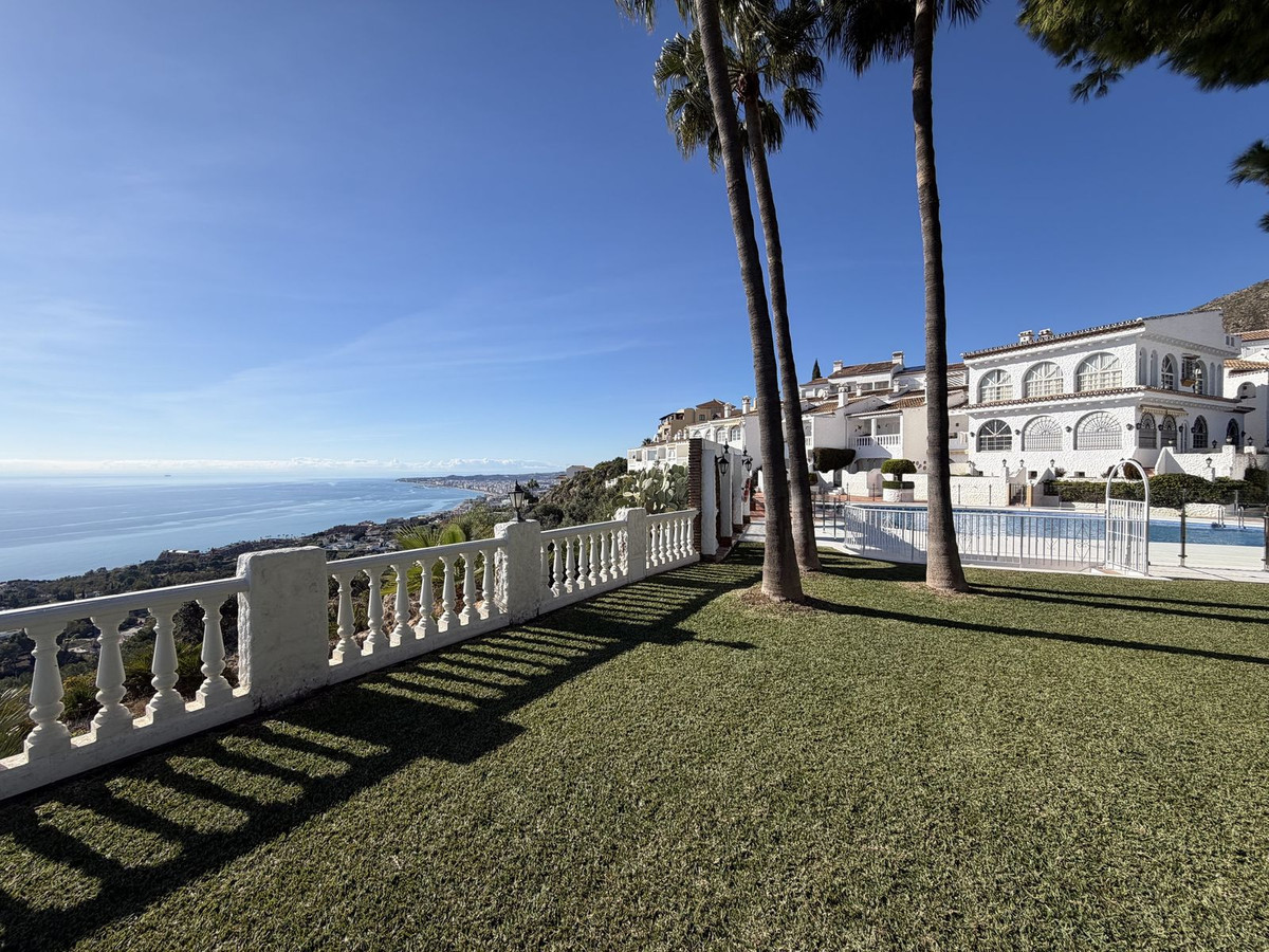 Te koop Middle Floor Apartment Costa Del Sol Benalmadena € 219.000,-