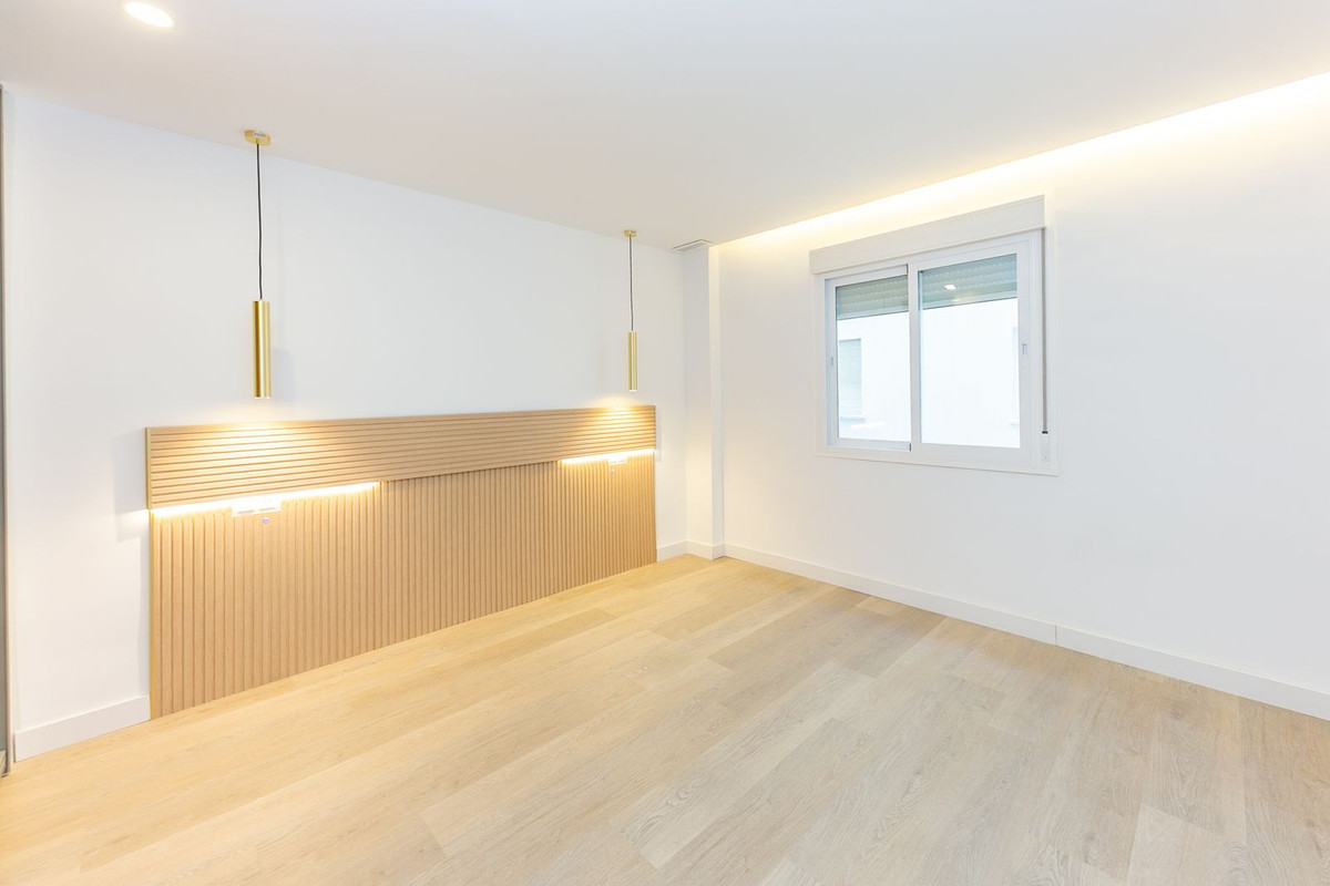 Te koop Middle Floor Apartment Costa Del Sol Fuengirola € 410.000,-