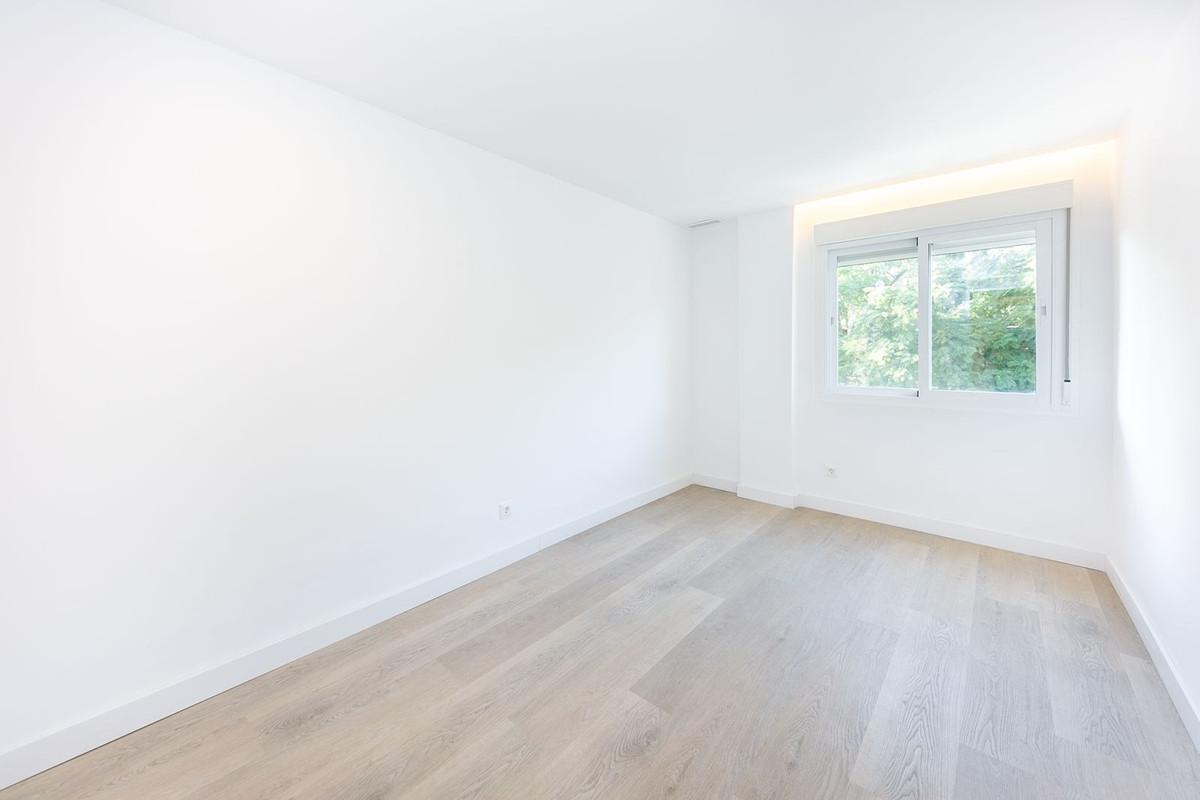 Te koop Middle Floor Apartment Costa Del Sol Fuengirola € 410.000,-