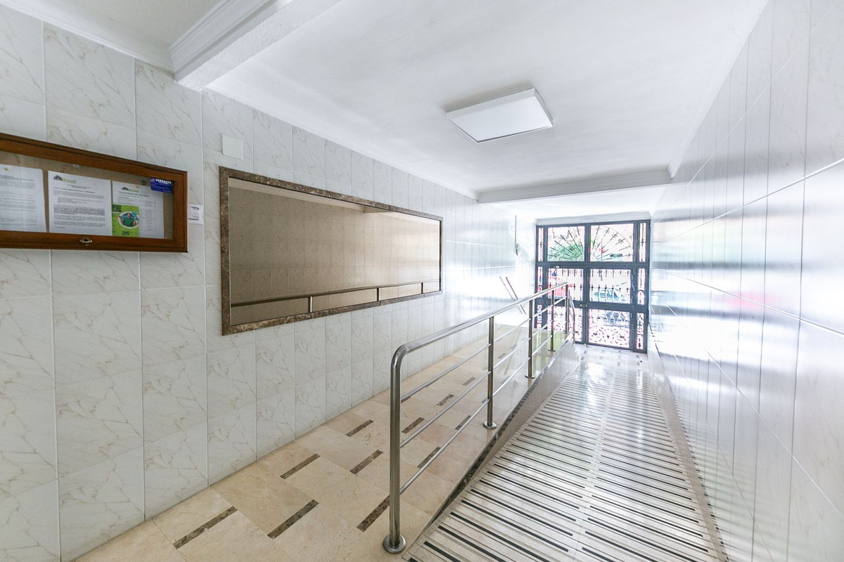 Te koop Middle Floor Apartment Costa Del Sol Fuengirola € 410.000,-