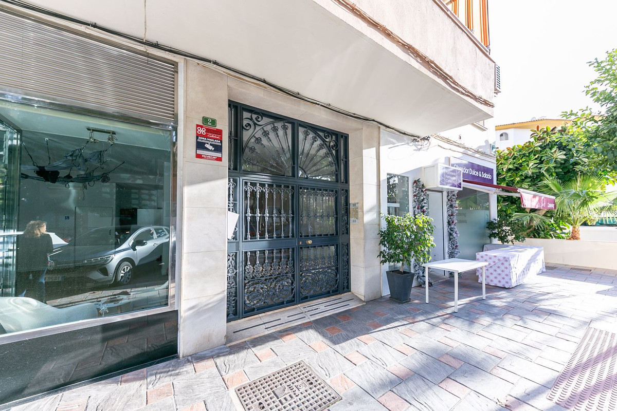 Te koop Middle Floor Apartment Costa Del Sol Fuengirola € 410.000,-