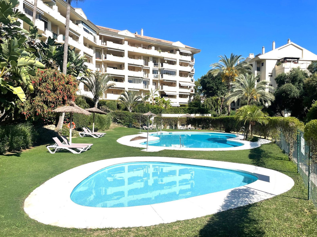 Te koop Middle Floor Apartment Costa Del Sol San Pedro De Alcántara € 475.000,-