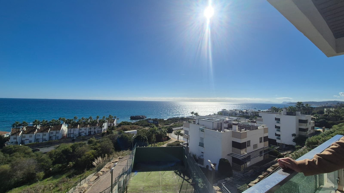 Te koop Middle Floor Apartment Costa Del Sol Casares € 350.000,-