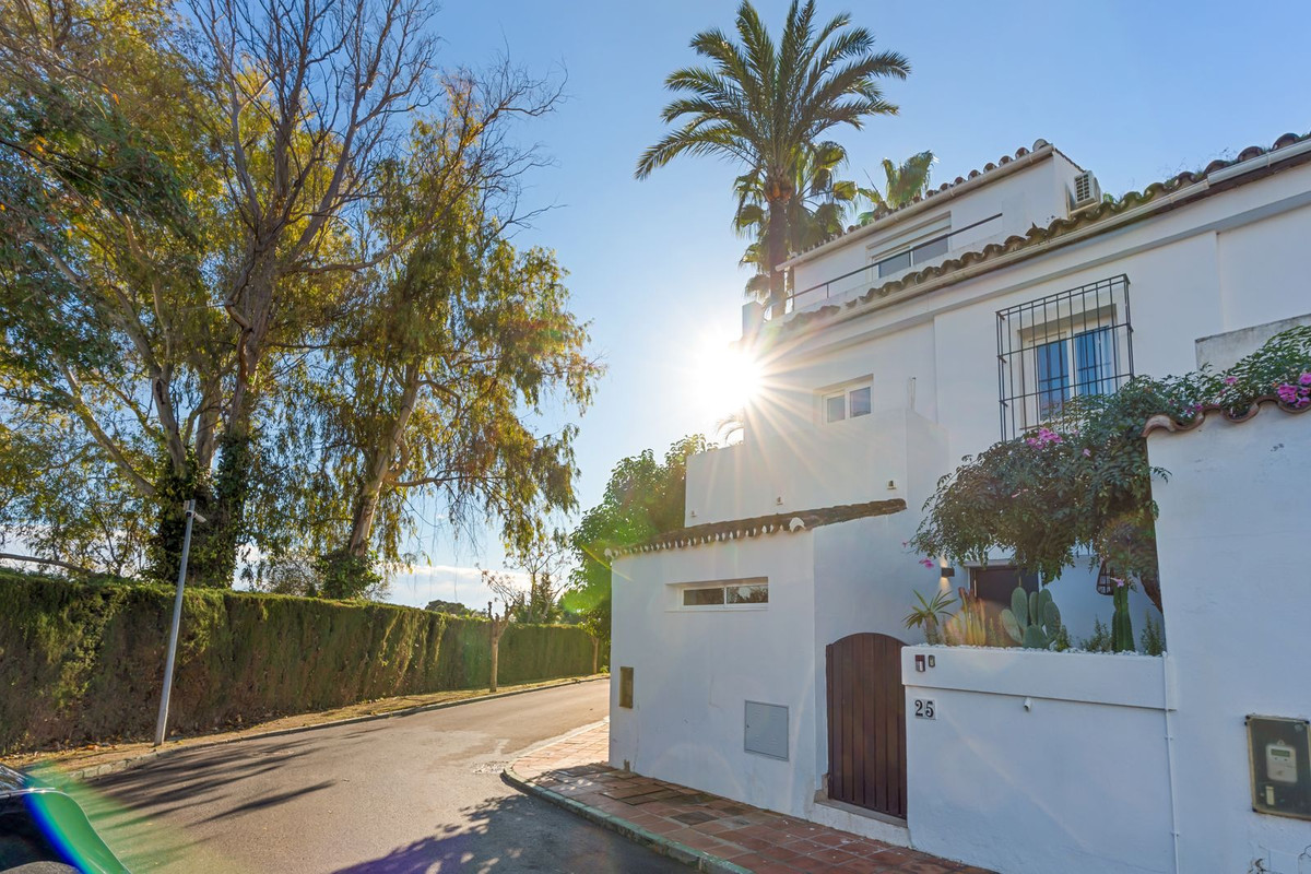 Te koop Herenhuis Costa Del Sol New Golden Mile € 730.000,-