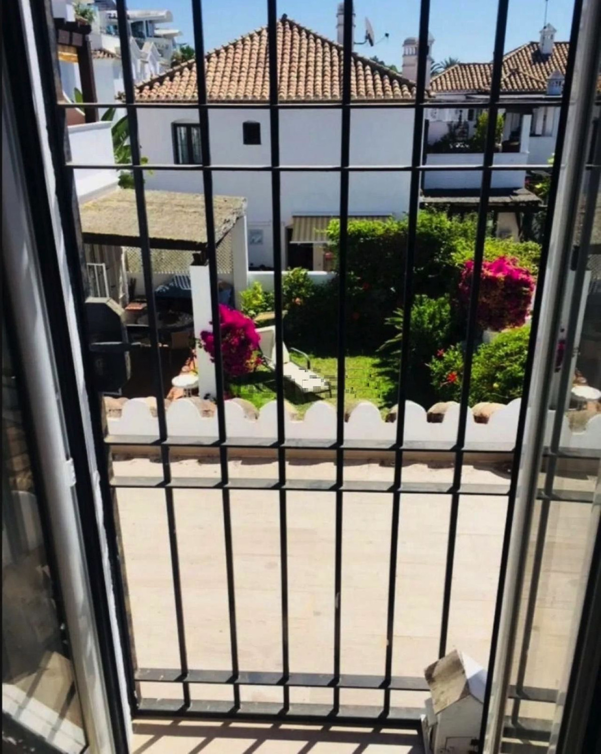 Te koop Middle Floor Apartment Costa Del Sol Benamara € 335.000,-