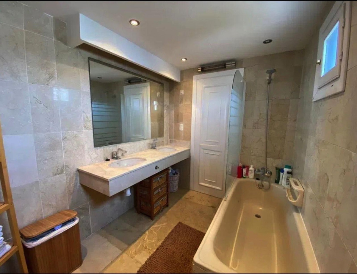 Te koop Middle Floor Apartment Costa Del Sol Benamara € 335.000,-